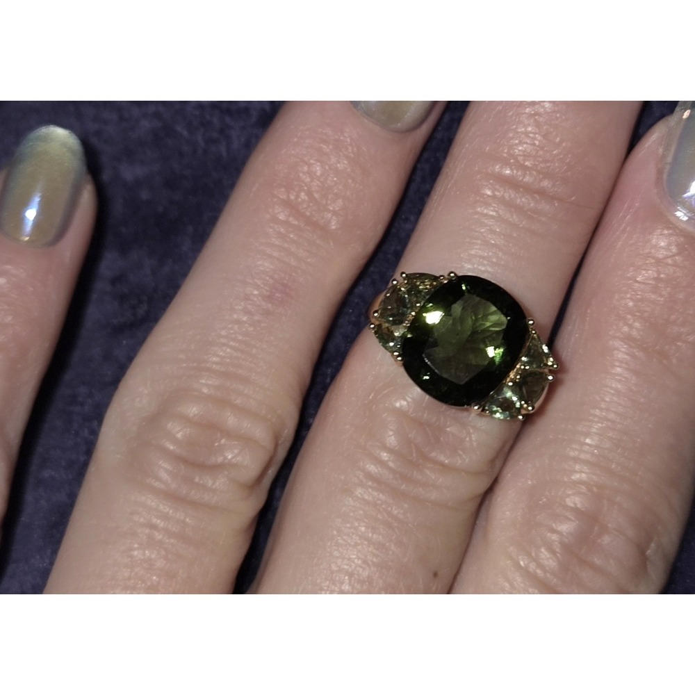 5.92CTW Cushion And Trillion Moldavite 10K Yellow Gold. 7